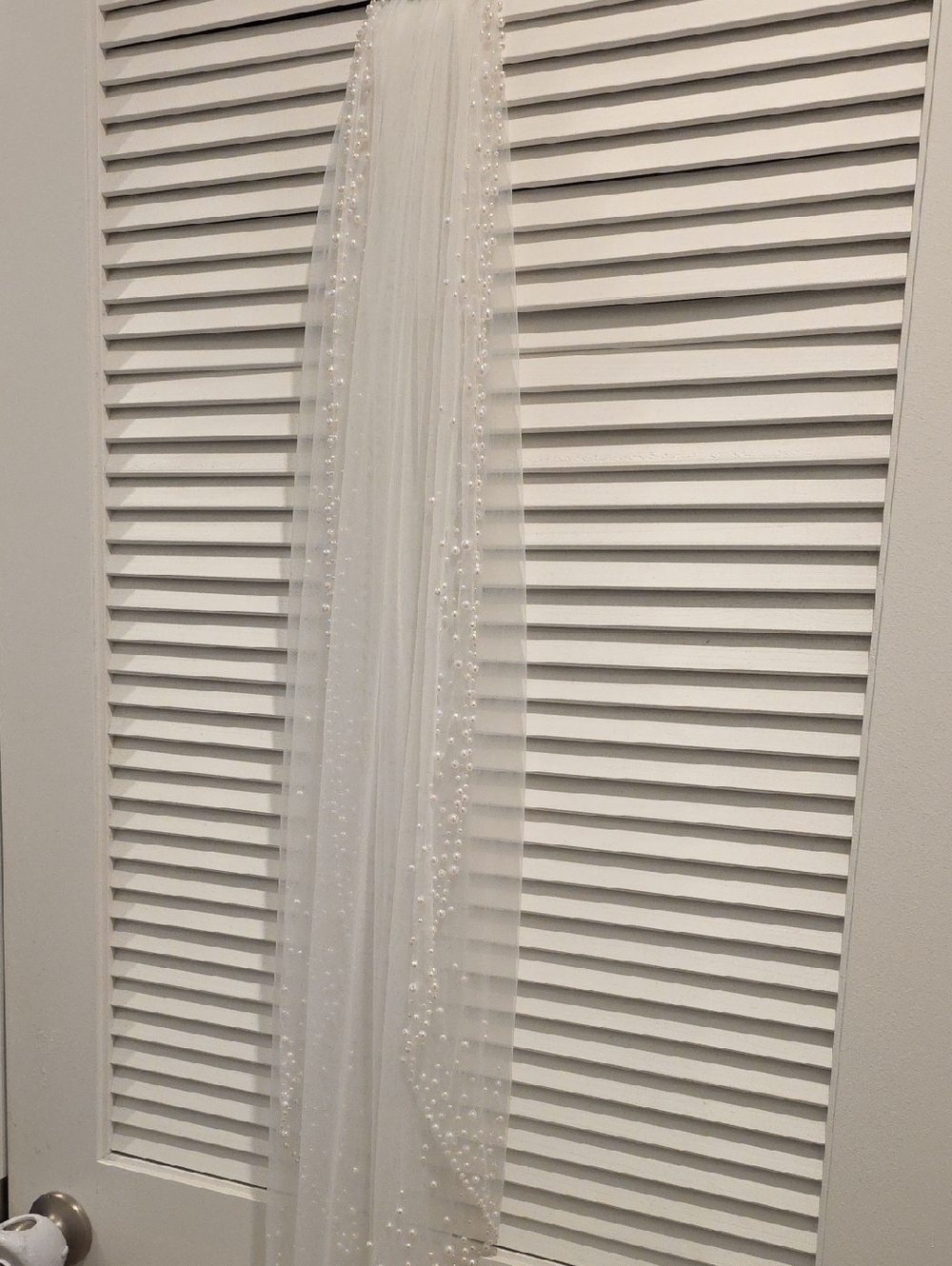 Pearl-Embellished White Bridal Veil